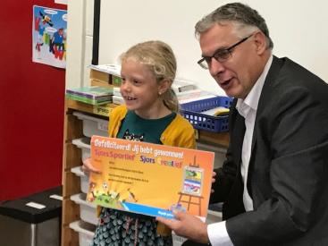 Britte Sprangers wint tekenwedstrijd van Sjors Sportief en Sjors Creatief | Afbeelding behorende bij Britte Sprangers wint tekenwedstrijd van Sjors Sportief en Sjors Creatief |